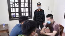 Bất chấp dịch COVID-19, lên biên giới mua ma túy về bán lại