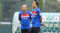 Trợ lý Lee Young-jin: "Cánh tay phải" bí ẩn của thầy Park