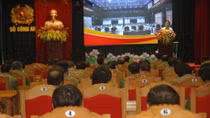 Lãnh đạo chủ chốt Công an các cấp nghe báo cáo về tình hình thời sự