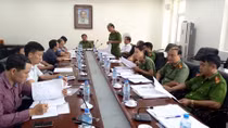 Ra quân xử lý xe dù, cò mồi chèo kéo khách tại bến xe Mỹ Đình