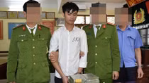Công an Ninh Bình bắt đối tượng vận chuyển 12 bánh heroin