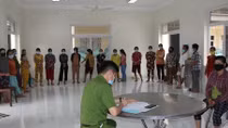 Người phụ nữ tổ chức 2 sòng bạc giữa mùa dịch