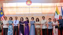 Rực rỡ sắc màu văn hóa tại Lễ hội Vàng ASEAN