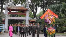 Dâng hương tưởng niệm Chủ tịch Hồ Chí Minh