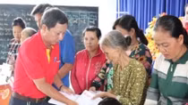 Sao Mai ăn Tết với người nghèo "Xuân Kỷ Hợi 2019"