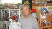 Nhà thơ Vương Tâm: “Đường tơ quanh chiếc ấm tròn trên tay”