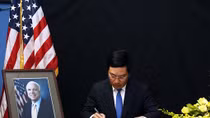 Lãnh đạo Việt Nam gửi điện chia buồn trước sự ra đi của ông McCain