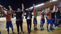 Thua trận, Valencia vẫn hiên ngang đi tiếp vào vòng Bảng Champions League