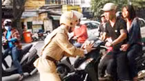Bắt giữ kẻ phóng xe đâm Cảnh sát giao thông