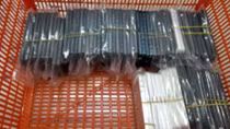 Khách nhập cảnh giấu trong hành lý 70 điện thoại Iphone