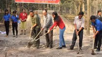 Tuổi trẻ Công an tỉnh Bình Phước sẻ chia khó khăn với hộ nghèo xã Tân Thành
