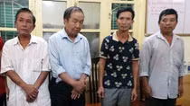 Cảnh giác với những người già hành nghề... “hai ngón”