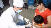 Hơn 5.000 trẻ được tiêm vắcxin Quinvaxem 