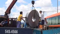 Gẫy trục, bánh xe lăn tự do, nhiều phương tiện thoát hiểm trong gang tấc