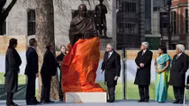 Khánh thành tượng Mahatma Gandhi giữa trung tâm London