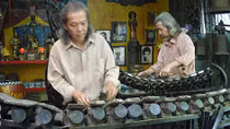 20 năm nhặt đá làm đàn