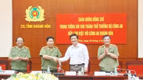 Thứ trưởng Bùi Văn Thành kiểm tra công tác tại Công an Khánh Hòa