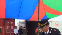 Phát hiện container chứa 2,8 tấn lá Khát 