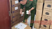 Triệt phá đường dây sản xuất hàng chục nghìn lọ thuốc ho giả