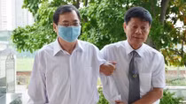Bị cáo Vũ Huy Hoàng mệt mỏi vào Tòa, khai mắc bệnh hiểm nghèo