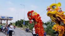 Múa lân mừng “xả cửa” BOT Sóc Trăng