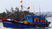 Vượt qua khó khăn, góp sức bảo vệ biển đảo quê hương