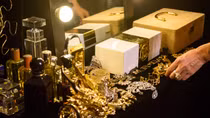 Đang chạy nước rút cho Diamond Show, Đàm Vĩnh Hưng hốt hoảng vì.. nhà ngập