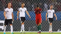 Ronaldo sút hỏng phạt đền, Bồ Đào Nha tiếp tục bị chia điểm