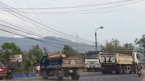 Khu vực mố cầu Đại Lộc tiềm ẩn tai nạn giao thông