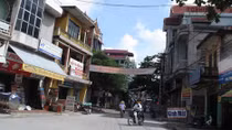 Thổ Tang, chuyện làng “lái”