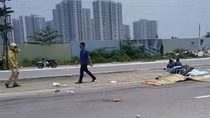 Va chạm với xe đầu kéo, 2 mẹ con nữ công nhân tử vong 