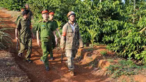 Sắc áo an ninh trên những buôn làng
