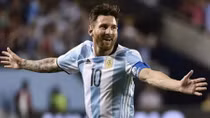 Được HLV Edgardo Bauza thuyết phục, Messi trở lại ĐT Argentina