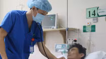 Người đàn ông ngưng tim, ngừng thở được cứu sống