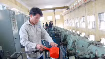 Hàng nghìn công nhân thủy lợi Hà Nội bị nợ lương 2 năm 