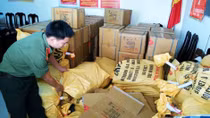 Khi giám đốc công ty khai thác vàng buôn thuốc nổ