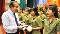 Mười năm tiếp bước đến trường