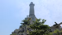 Sáng mãi những ngọn đèn giữa trùng khơi