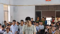Án mạng từ việc tranh nhau nhận nhân viên phục vụ là người yêu