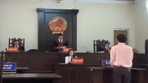 Tiến sĩ làm giả giấy kết hôn được giảm án