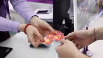 TPBank mở cửa Chủ Nhật phục vụ riêng khách mua vàng Thần Tài