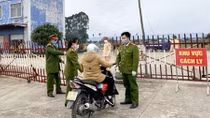 Mỗi ngày hàng trăm nghìn lượt CBCS Công an tham gia chống dịch