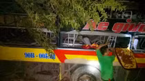 Ôtô giường nằm lao xuống vực ở đèo Lò Xo, 20 người bị nạn