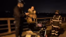 Chốt kiểm dịch kịp thời cứu cô gái nhảy cầu Long Biên