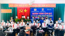 20 chiếc xe đạp tặng học sinh nghèo Phú Yên