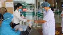 Bệnh viện Bệnh Nhiệt đới Trung ương kết thúc cách ly y tế