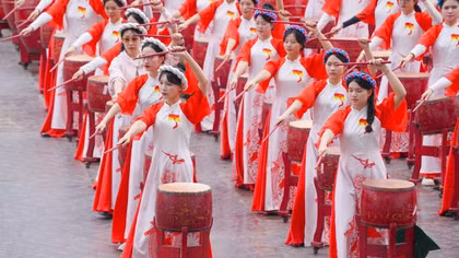 Màn biểu diễn quy mô nhất của Đoàn Nghệ thuật trống hội CAND chào mừng Đại hội Đảng