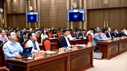 Khi triển khai nghị quyết, người đứng đầu phải dấn thân vào những việc khó, việc mới
