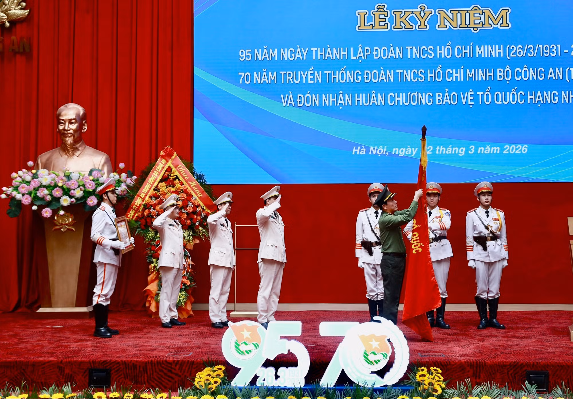 Đoàn Thanh niên Bộ Công an đón nhận Huân chương Bảo vệ Tổ quốc hạng Nhất -0