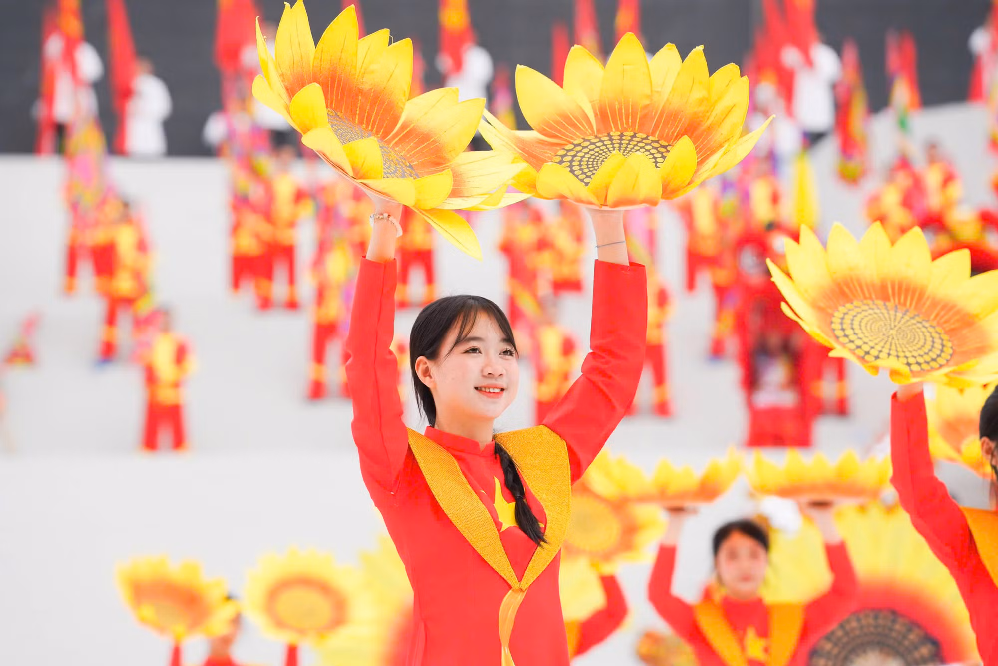 Màn biểu diễn quy mô lớn nhất của Đoàn Nghệ thuật trống hội CAND chào mừng Đại hội XIV của Đảng -7